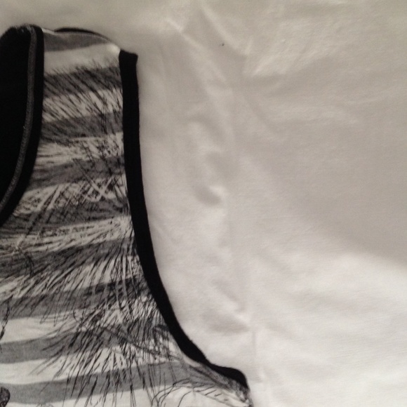 VS Collection Ladies sleeveless top - Picture 4 of 6